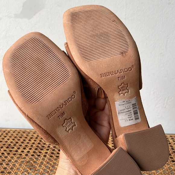 Bernardo Bailey Leather Embroidered Sandal - Picture 6 of 9